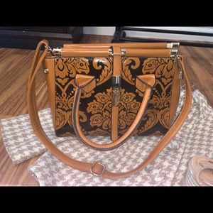 Boutique bag never carried!